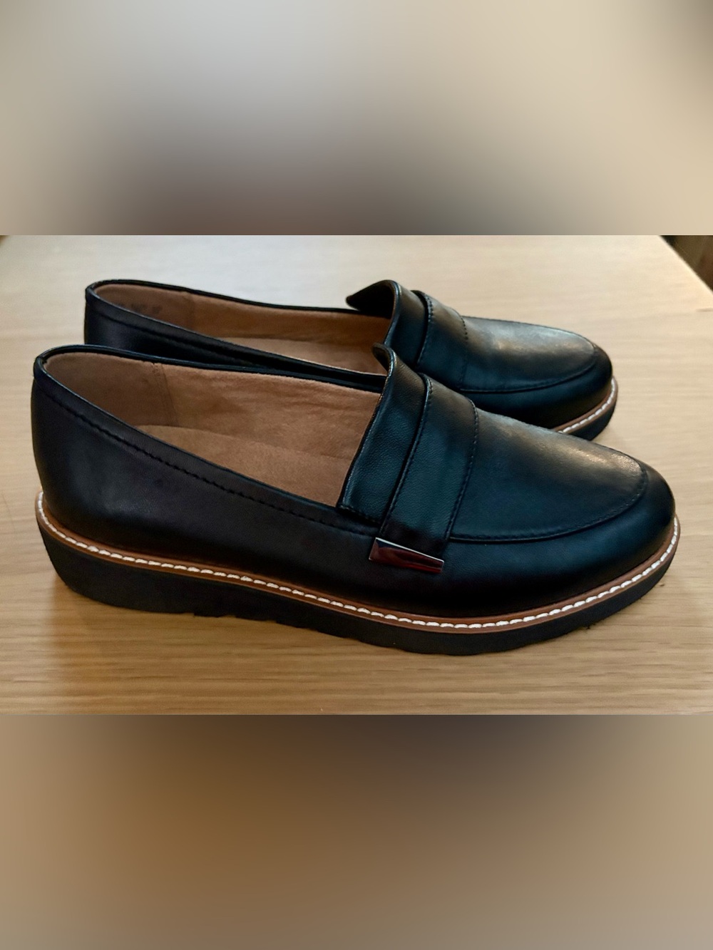 Naturalizer Adiline Black Leather Platform Loafers Comfort Slip On - size 7.5W